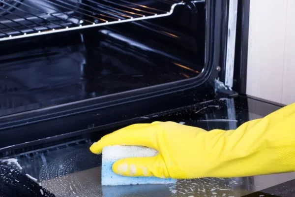 BBQ grill deep cleaning removing grease and burnt food residue